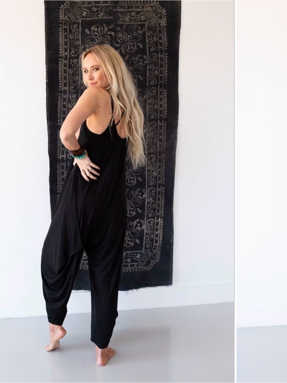Black Sleeveless Relaxed Harem Jumpsuit - Picture 3 of 3